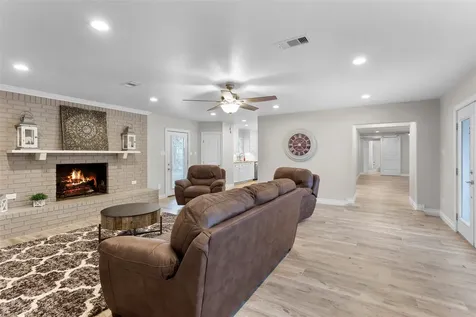 13800 6th Street Santa Fe TX 77517