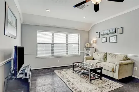 5329 Petty Street Houston TX 77007