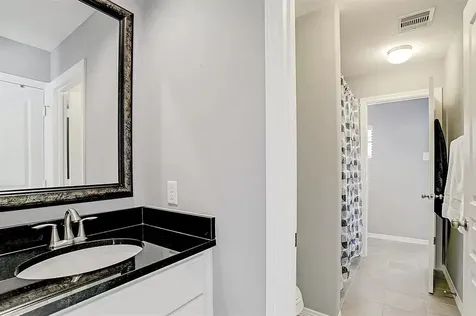 5329 Petty Street Houston TX 77007