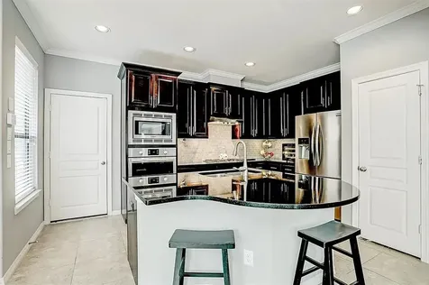5329 Petty Street Houston TX 77007