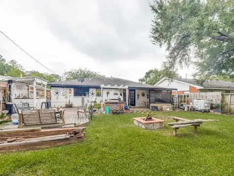 124 Bluebird Lane Pasadena TX 77502