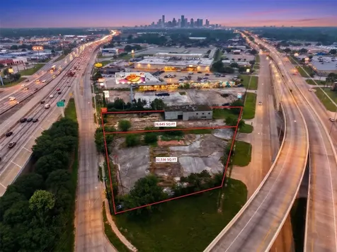 7926 & 7928 N Shepherd Drive Houston TX 77088