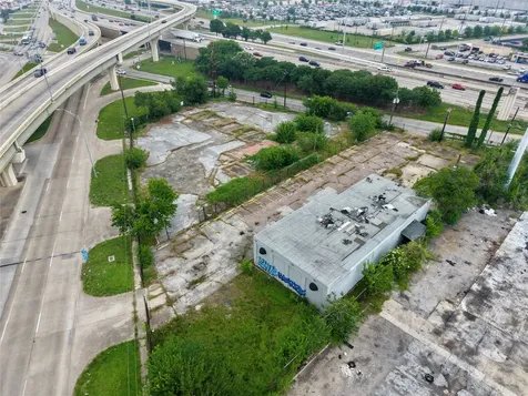 7926 & 7928 N Shepherd Drive Houston TX 77088