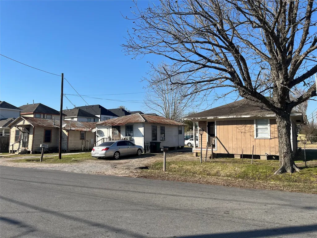 1002 Wilburforce Street Houston TX 77091