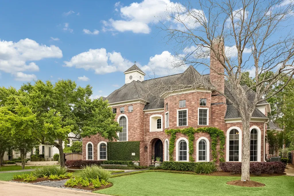 907 Enclave Lake Drive Houston TX 77077