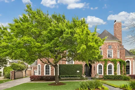 907 Enclave Lake Drive Houston TX 77077