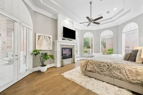907 Enclave Lake Drive Houston TX 77077