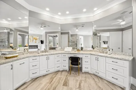 907 Enclave Lake Drive Houston TX 77077