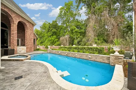 907 Enclave Lake Drive Houston TX 77077