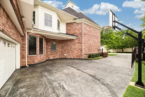 907 Enclave Lake Drive Houston TX 77077