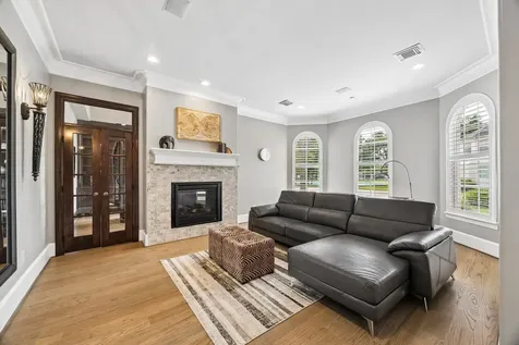 907 Enclave Lake Drive Houston TX 77077