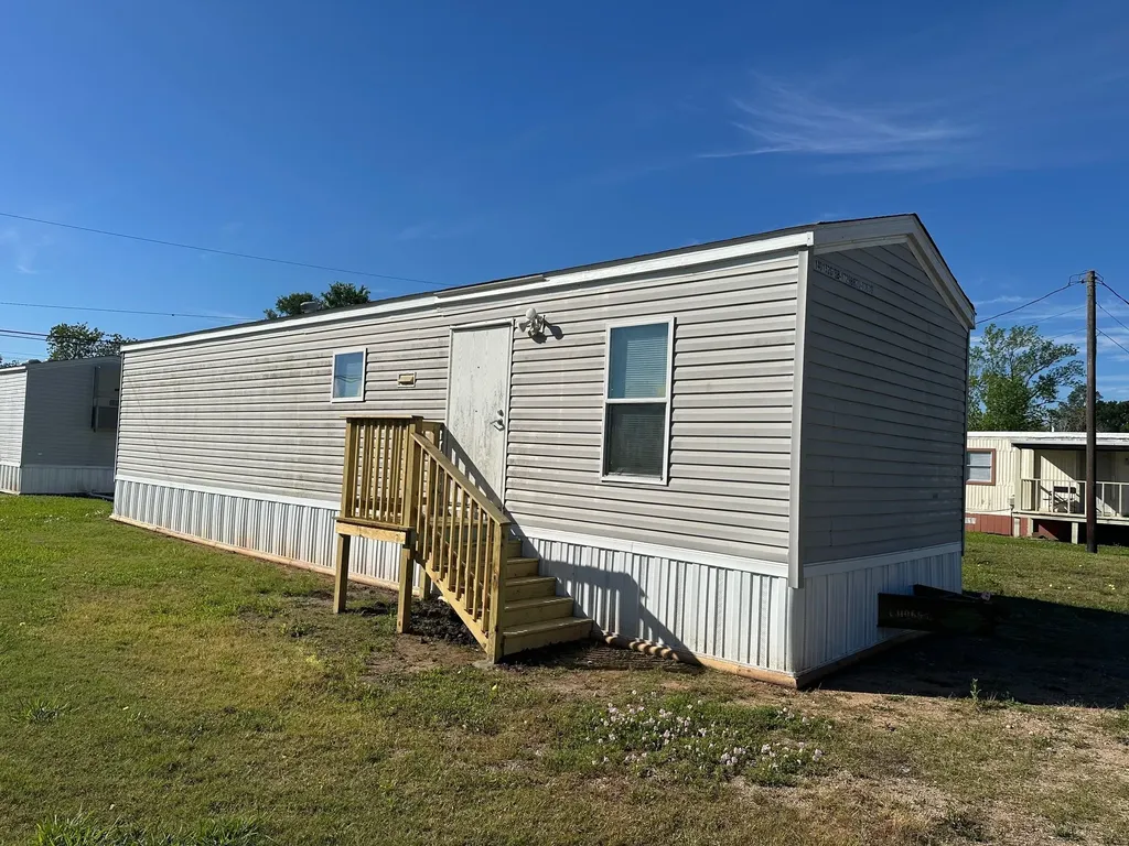 1301 Avenue A 15 Sweeny TX 77480