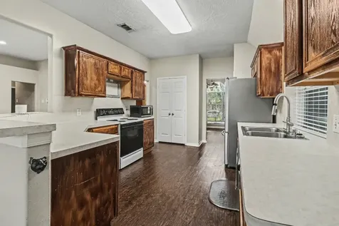 8003 Beaver Street Baytown TX 77523