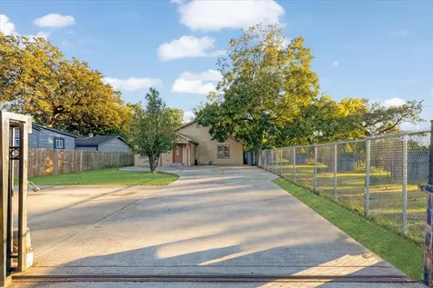 9506 E Avenue I Houston TX 77012