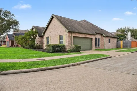 1601 Oak Place Court Pearland TX 77581
