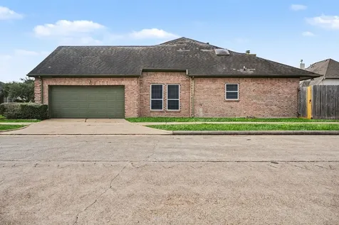 1601 Oak Place Court Pearland TX 77581