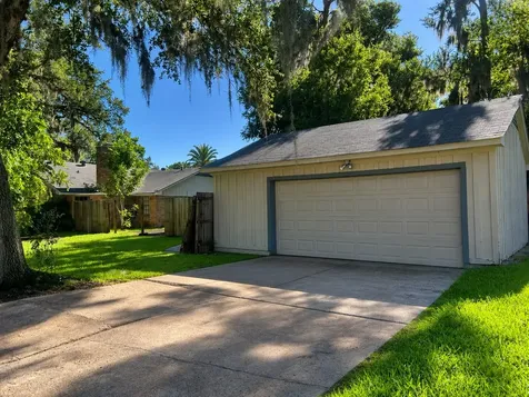 131 Daisy Street Lake Jackson TX 77566