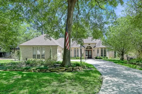 191 Springs Edge Drive Conroe TX 77356
