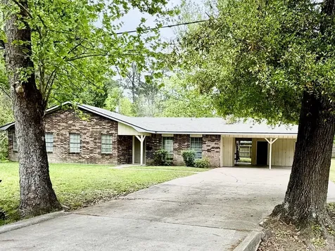 923 North Nellius Street Woodville TX 75979