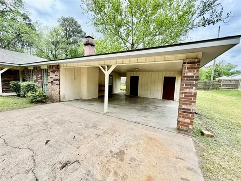 923 North Nellius Street Woodville TX 75979