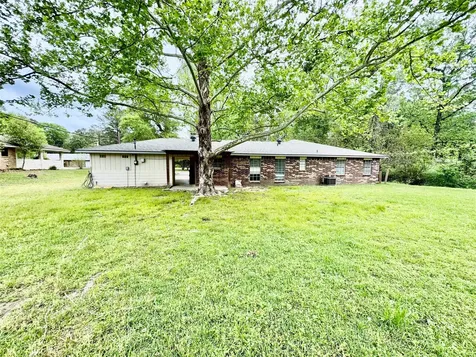 923 North Nellius Street Woodville TX 75979