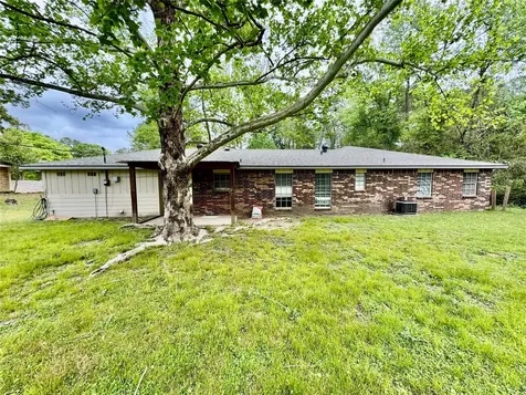 923 North Nellius Street Woodville TX 75979