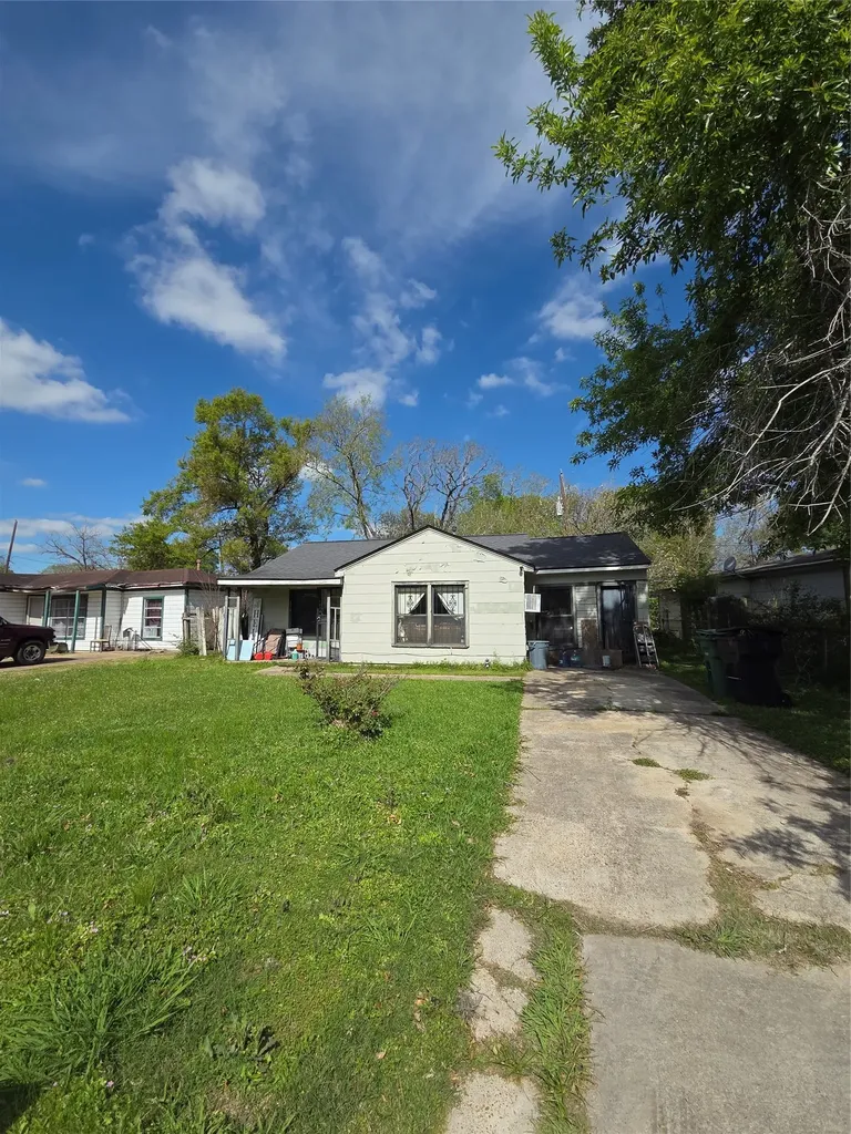 7314 Forrestal Street Houston TX 77033