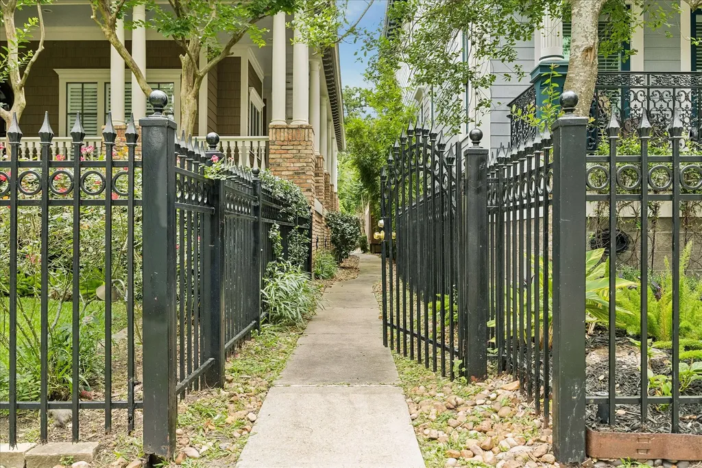 1536 Rutland Street Houston TX 77008