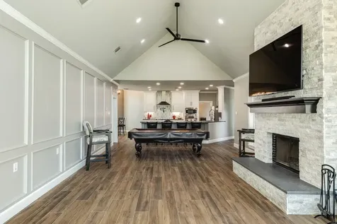 692 County Road 605 Angleton TX 77515