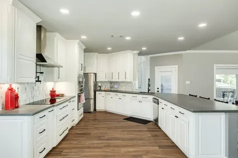 692 County Road 605 Angleton TX 77515