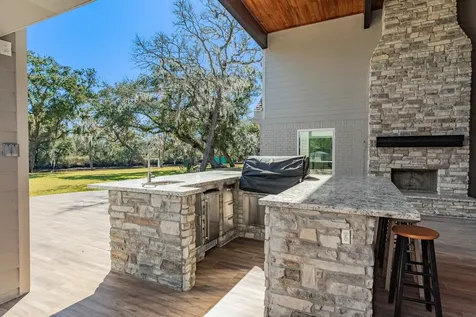 692 County Road 605 Angleton TX 77515
