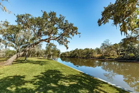 692 County Road 605 Angleton TX 77515