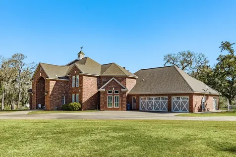 692 County Road 605 Angleton TX 77515