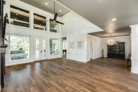 692 County Road 605 Angleton TX 77515