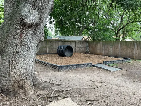 116 Lindsey Avenue Bay City TX 77414