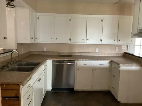 116 Lindsey Avenue Bay City TX 77414