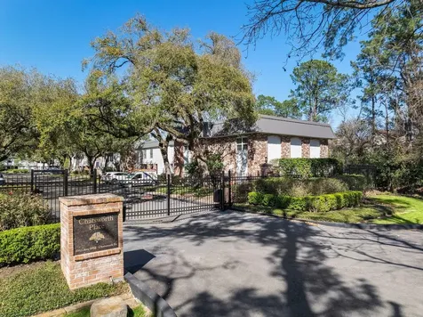 8954 Chatsworth Drive Houston TX 77024