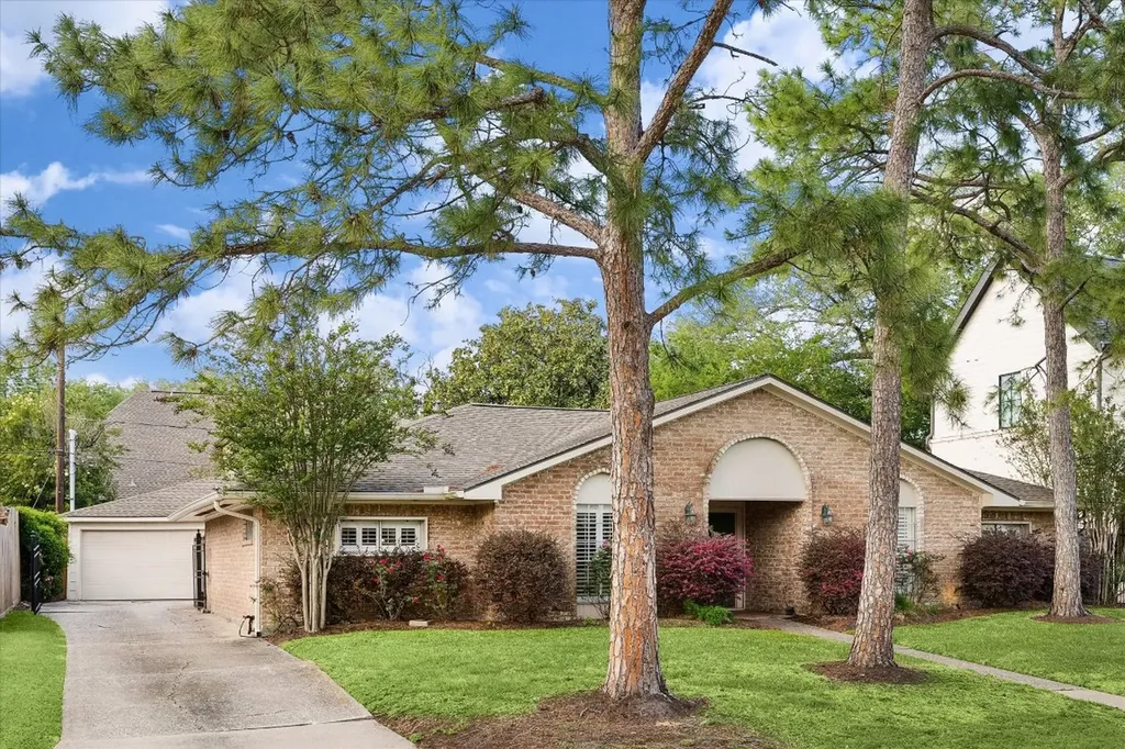12630 Kingsride Lane Houston TX 77024
