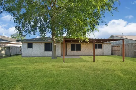 1602 Kenwick Place Pasadena TX 77504