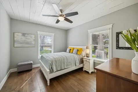 216 W 30th Street Houston TX 77018