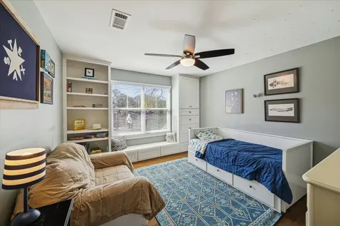 216 W 30th Street Houston TX 77018