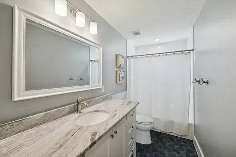 216 W 30th Street Houston TX 77018