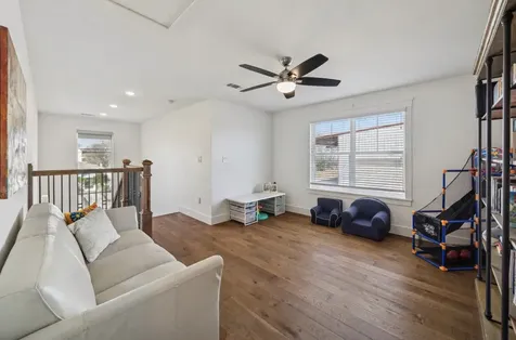 216 W 30th Street Houston TX 77018