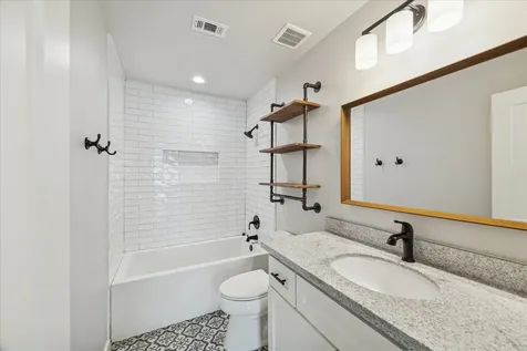 216 W 30th Street Houston TX 77018
