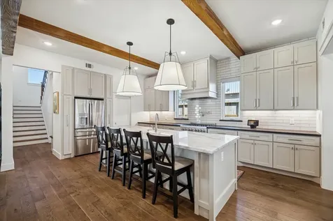 216 W 30th Street Houston TX 77018