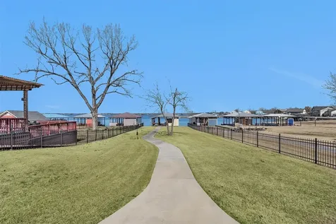 300 Weavers Cove Livingston TX 77351