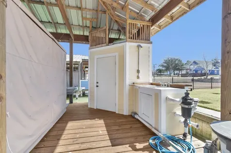 300 Weavers Cove Livingston TX 77351