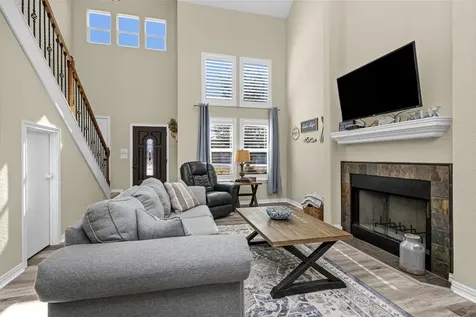 300 Weavers Cove Livingston TX 77351