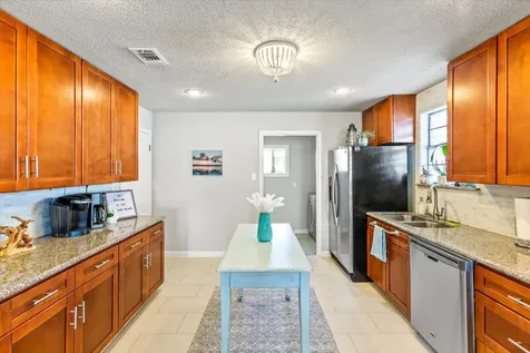 2127 65th Street Galveston TX 77551