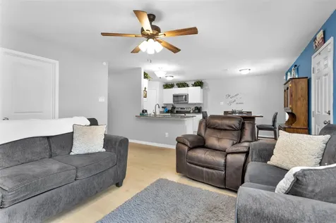 370 Goldenrod Livingston TX 77351